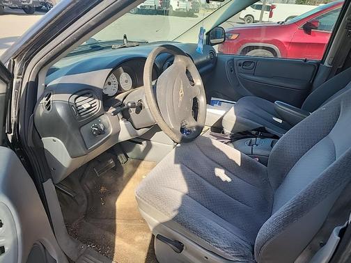 2006 Chrysler Town & Country Base