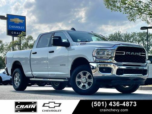 Bright White Clearcoat 2024 RAM 2500 Big Horn Crew Cab 4x4 6'4' Box