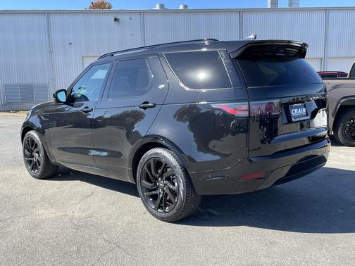 2024 Land Rover Discovery P300 Dynamic SE