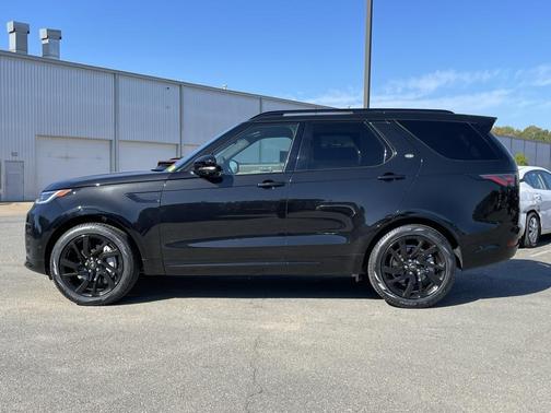 2024 Land Rover Discovery P300 Dynamic SE