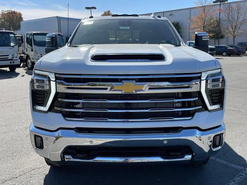 Summit White 2026 Chevrolet Silverado 3500 LTZ