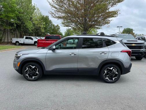 Steel Gray 2024 Kia Seltos EX