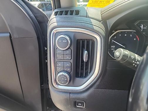 Brownstone Metallic 2021 GMC Sierra 1500 SLT