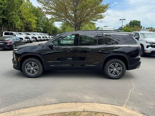 Black 2026 Chevrolet Traverse LT