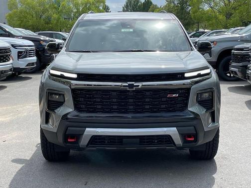 Sterling Gray Metallic 2026 Chevrolet Traverse AWD Z71