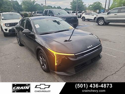 Aurora Black 2025 Kia K4 LXS