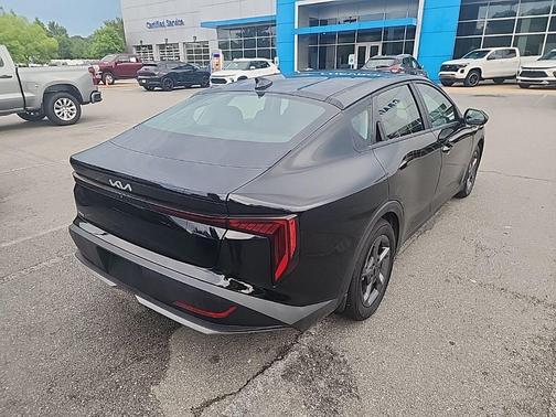 Aurora Black 2025 Kia K4 LXS