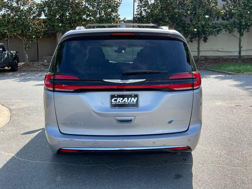 Billet Silver Metallic Clearcoat 2021 Chrysler Pacifica Hybrid Touring L