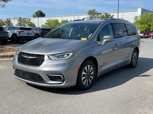 Billet Silver Metallic Clearcoat 2021 Chrysler Pacifica Hybrid Touring L