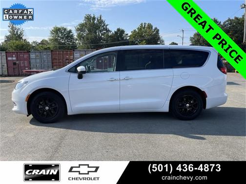 2023 Chrysler Voyager LX