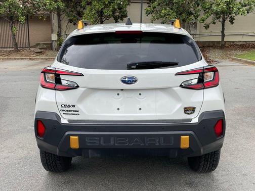 Crystal White Pearl 2025 Subaru Crosstrek Wilderness