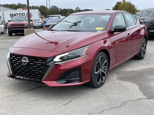 2023 Nissan Altima SR FWD