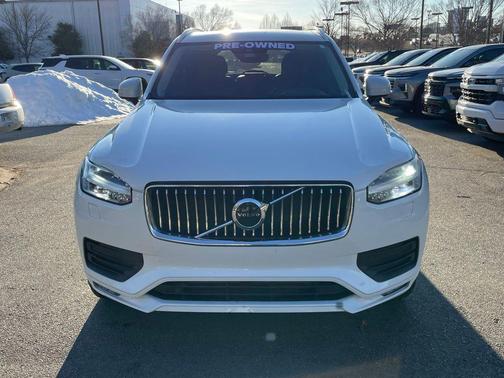 2021 Volvo XC90 T5 Momentum