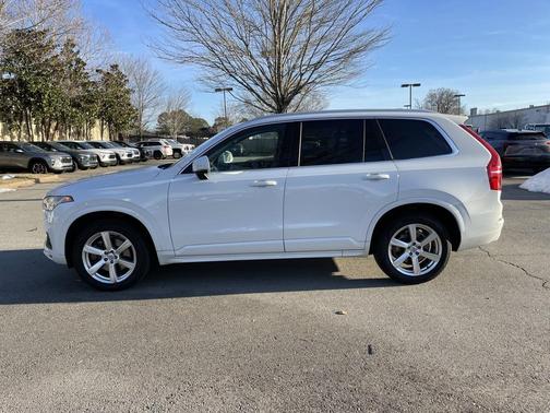 2021 Volvo XC90 T5 Momentum