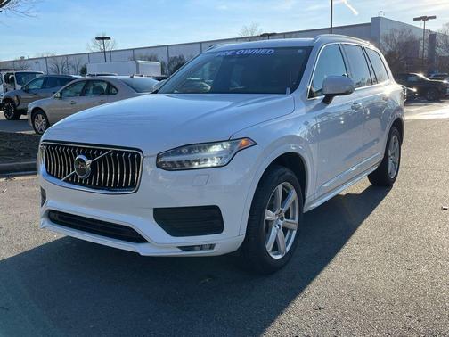 2021 Volvo XC90 T5 Momentum