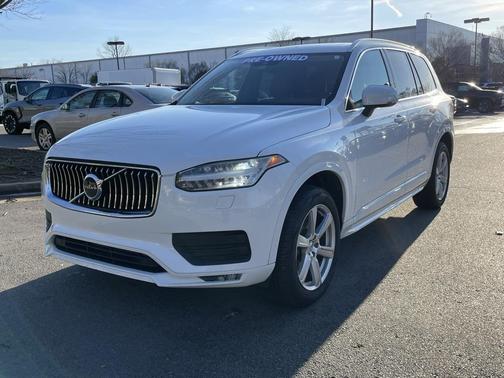 2021 Volvo XC90 T5 Momentum