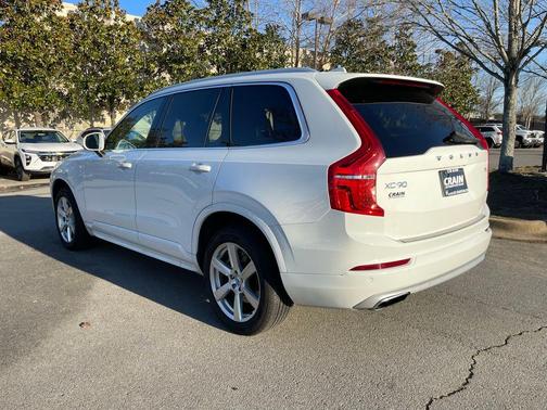 2021 Volvo XC90 T5 Momentum
