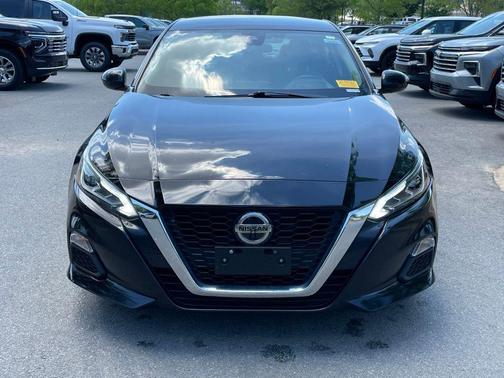 Super Black 2022 Nissan Altima 2.5 SV