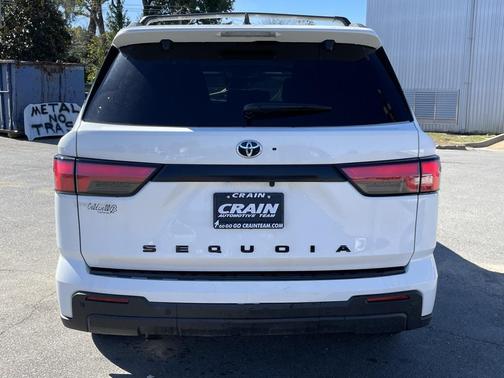 2024 Toyota Sequoia SR5