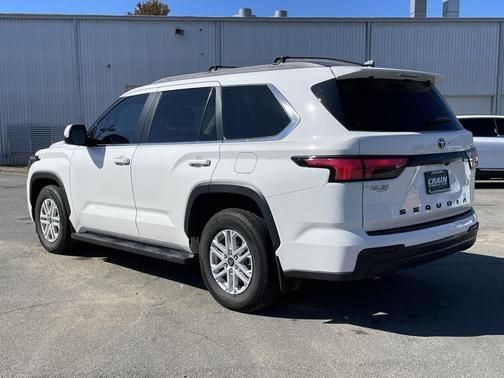 2024 Toyota Sequoia SR5