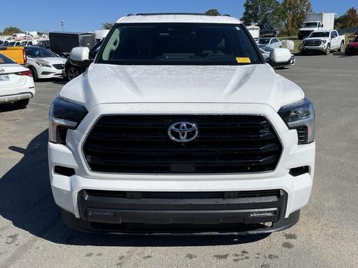 2024 Toyota Sequoia SR5
