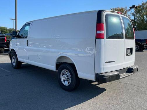 2025 Chevrolet Express 2500 RWD 2500 Regular Wheelbase WT