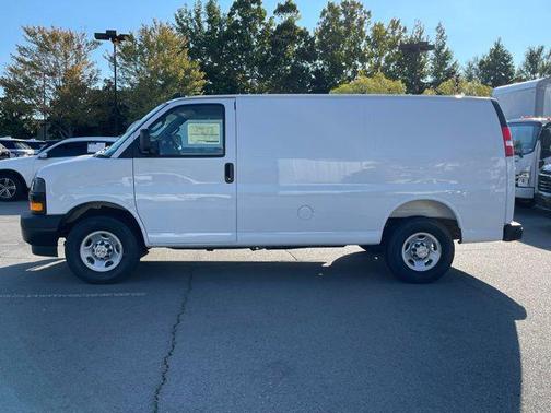 2025 Chevrolet Express 2500 RWD 2500 Regular Wheelbase WT