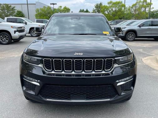 Diamond Black Crystal Pearlcoat 2024 Jeep Grand Cherokee Limited