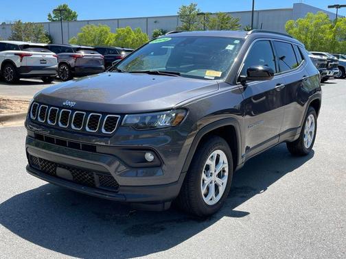 Baltic Gray Metallic Clearcoat 2024 Jeep Compass Latitude