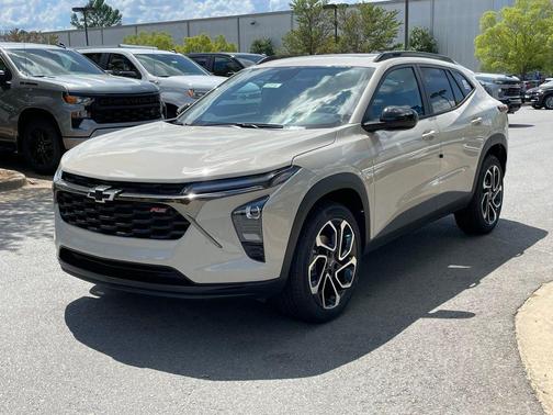 White 2026 Chevrolet Trax FWD 2RS