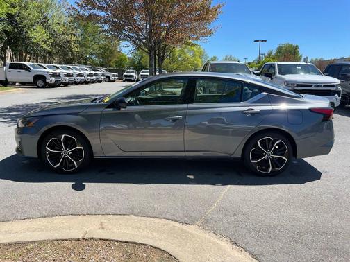 Gun Metallic 2025 Nissan Altima SR FWD