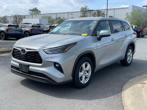 Celestial Silver Metallic 2023 Toyota Highlander LE
