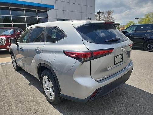 Celestial Silver Metallic 2023 Toyota Highlander LE