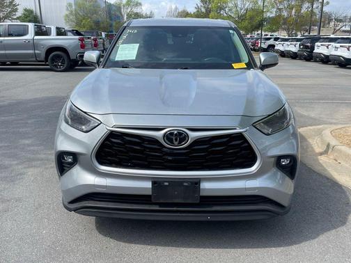 Celestial Silver Metallic 2023 Toyota Highlander LE