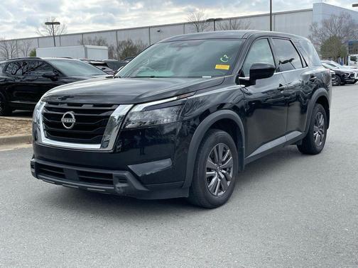 2024 Nissan Pathfinder S 4WD