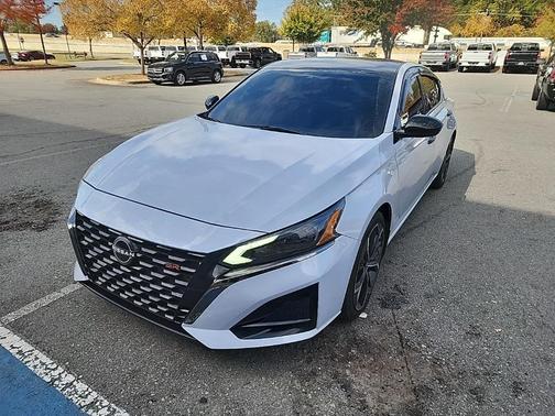 2023 Nissan Altima SR FWD