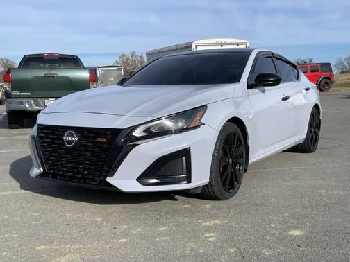 2023 Nissan Altima SR FWD