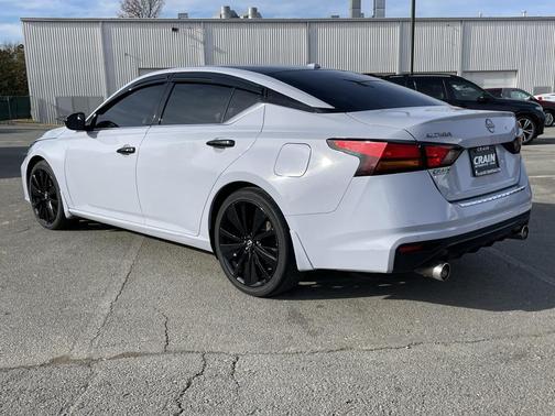 2023 Nissan Altima SR FWD