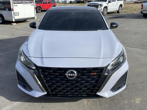 2023 Nissan Altima SR FWD