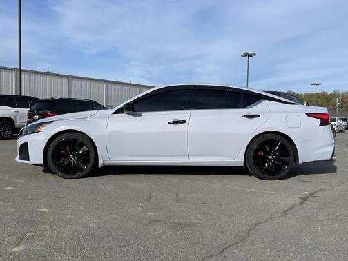 2023 Nissan Altima SR FWD