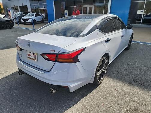 2023 Nissan Altima SR FWD