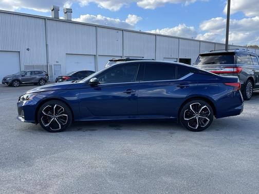 2023 Nissan Altima SR FWD