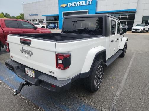 2022 Jeep Gladiator Overland