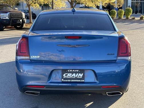 2022 Chrysler 300 Touring