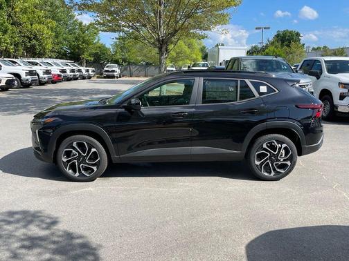 Black Metallic 2026 Chevrolet Trax FWD 2RS