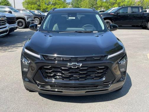Black Metallic 2026 Chevrolet Trax FWD ACTIV