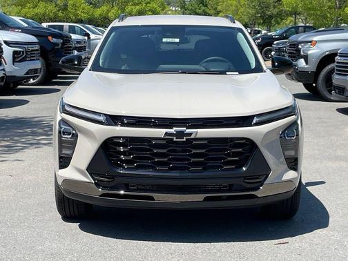 White 2026 Chevrolet Trax FWD ACTIV
