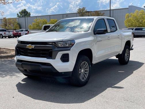 Summit White 2026 Chevrolet Colorado LT