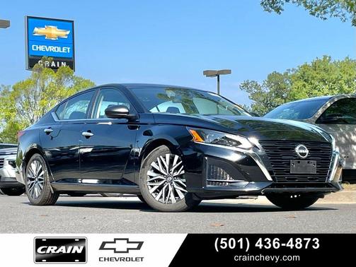 Super Black 2024 Nissan Altima 2.5 SV