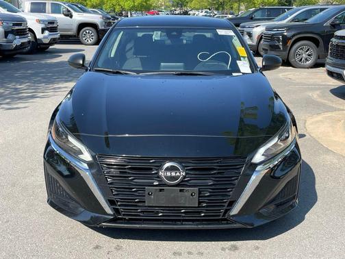 Super Black 2024 Nissan Altima 2.5 SV